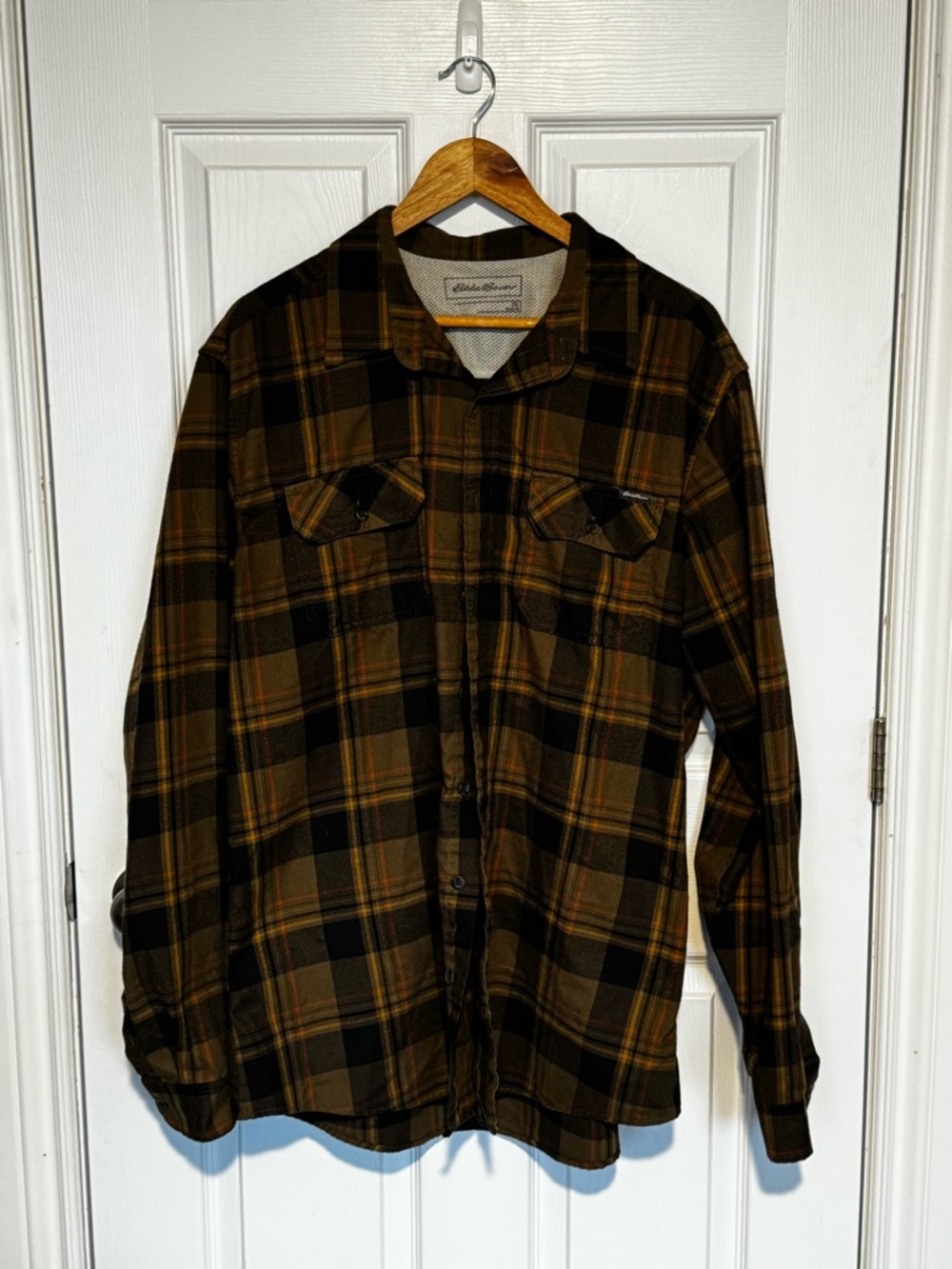 Men's Eddie Bauer Plaid Button-Up Shirt